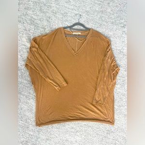 Free People V-Neck side slit tee